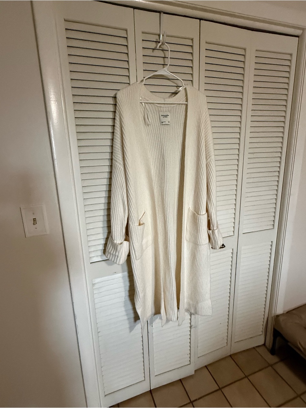 Abercrombie & Fitch Ivory Ribbed Open Cardigan